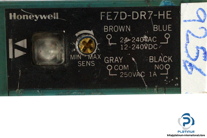 honeywell-FE7D-DR7-HE-retroreflective-sensor-(used)-1