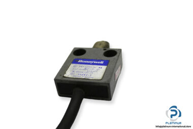 honeywell-i4ce2-2-miniature-limit-switch-1