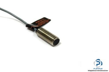 IFM-OE0008-THROUGH-BEAM-PHOTOELECTRIC-SENSOR3_675x450.jpg