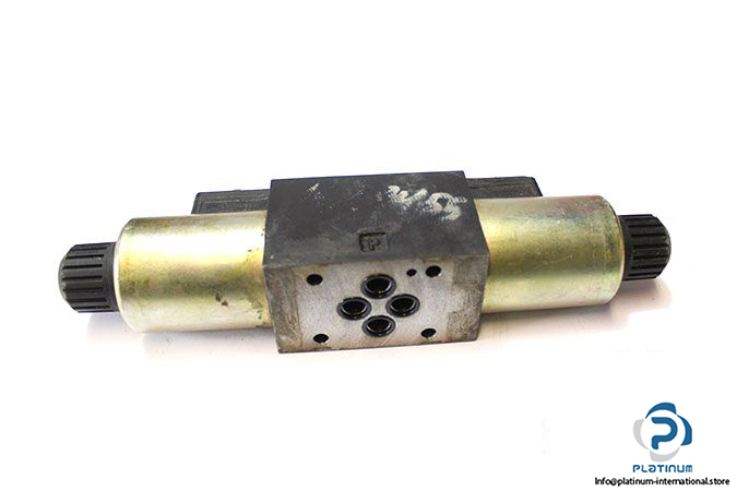 ikn-p08001002c008-directional-control-valve-2