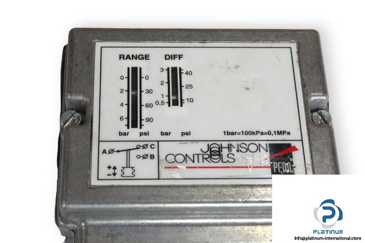 johnson-controls-P77AAA-9400-pressure-switch-(used)-1