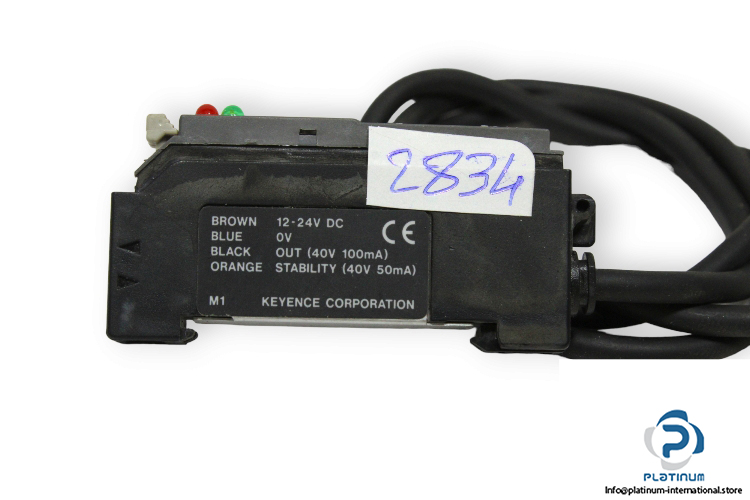 keyence-FS-M1-photoelectric-sensor-fiber-amplifier-(used)-1