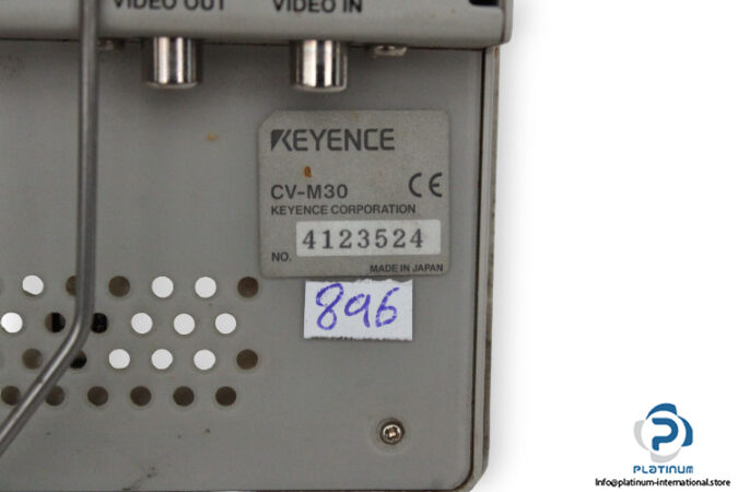 keyence-cv-m30-monitor-used-2