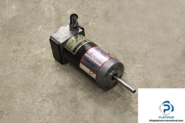 lenze-13.121.35.220-dc-permanent-magnet-motor