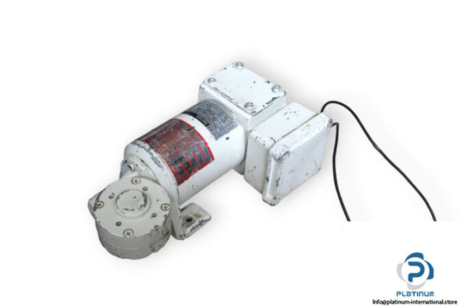 lenze-13.121.45.2.5.0-servo-gear-motor-used