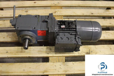 lenze-GKK05-2M-GAR-071C32-bevel-geared-motor-with-clutch