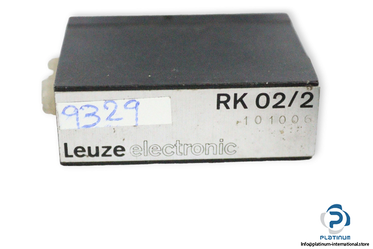 leuze-RK-02_2-photoelectric-sensor-new-2
