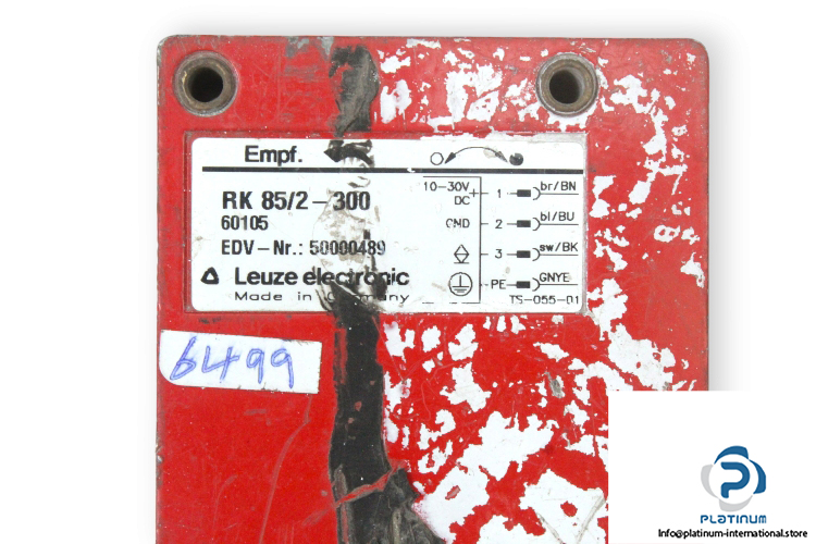 leuze-RK-85_2-300-retro-reflective-photoelectric-sensor-used-2