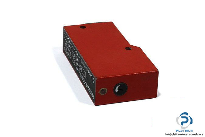 leuze-frk92_4-300s-diffuse-sensor-with-background-suppression-2