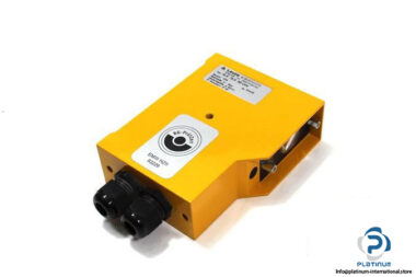 LEUZE-SLS-782-SE-24V-SINGLE-BEAM-SAFETY-LIGHT-BARRIER-TRANSMITTER3_675x450.jpg