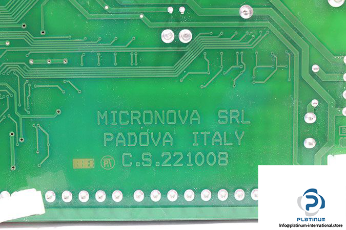 macronova-c-s-221008-board-1