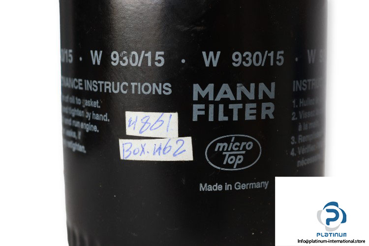 mann-filter-W-930_15-oil-filter-(used)-1