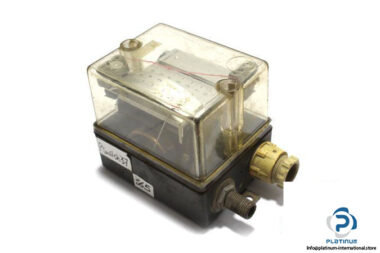 manocomb-2KA-0-6-pressure-switch