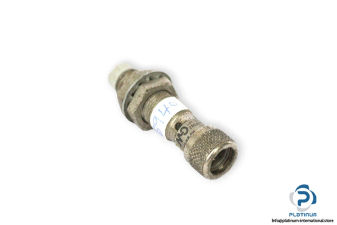 micro-detectors-AM6_AP-2H-inductive-sensor-used