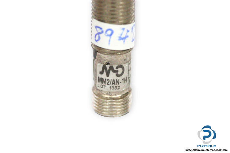 micro-detectors-MM2_AN-1H-photoelectric-diffuse-sensor-used-2