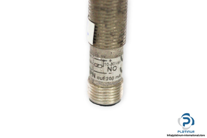 micro-detectors-MM2_AN-1H-photoelectric-diffuse-sensor-used-3