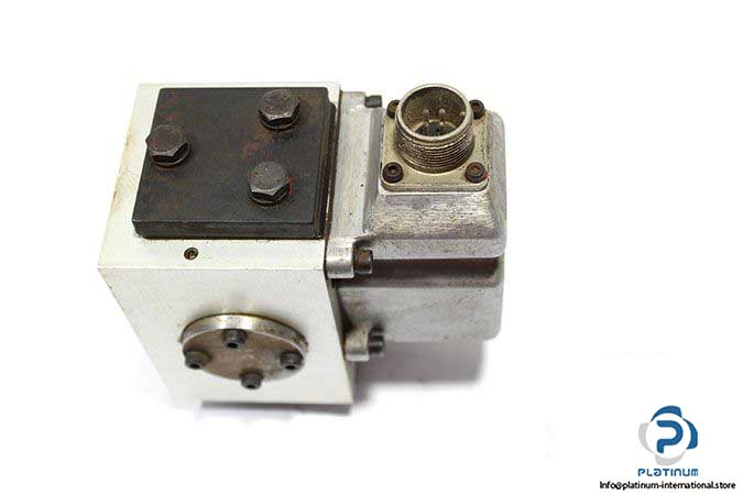 moog-d631-752c-servo-control-valve-2