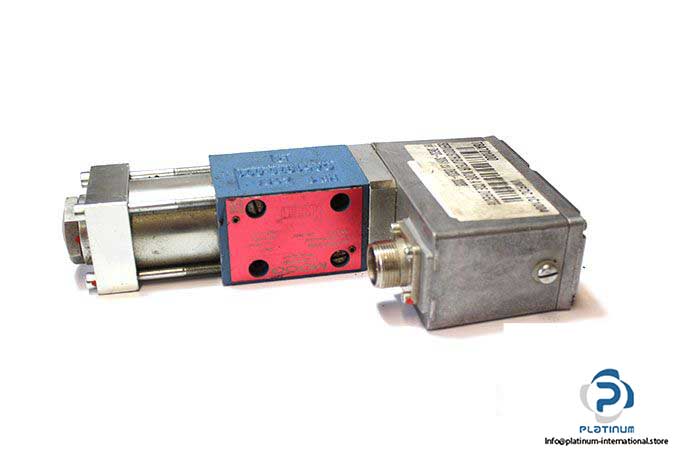moog-d633-308b-direct-drive-servo-valve-2