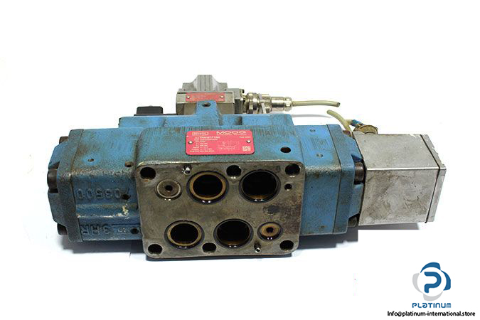 moog-d633z1713m-servo-proportional-control-valve-4