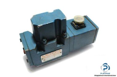moog-D641-318A-servo-proportional-control-directional-valve