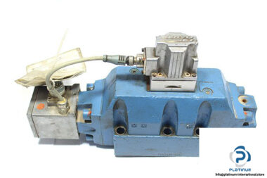 moog-d663z4747-servo-proportional-control-valve