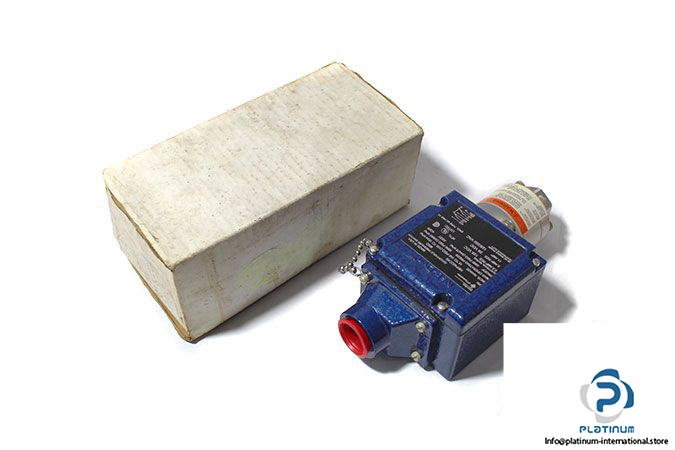 neo-dyn-100p42cc4s-adjustable-pressure-switch-1