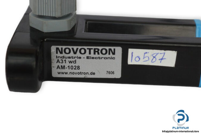 novotron-A31-WD-magnetic-fork-sensor-(used)-2