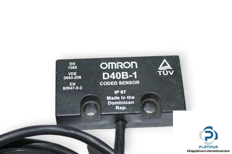 omron-D40B-1B10-compact-non-contact-door-switch-used-2