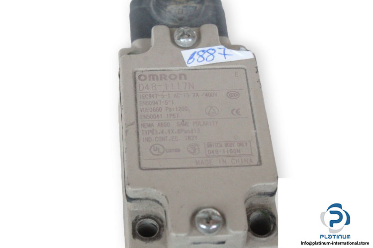 omron-D4B-1117N-safety-limit-switch-(used)-1