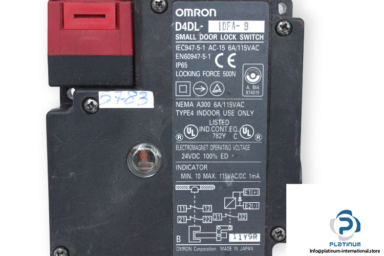 omron-D4DL-1DFA-B-locking-safety-door-switch-(used)-1
