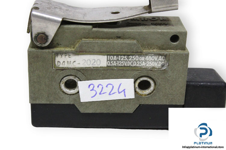 omron-D4MC-2020-limit-switch-(used)-1