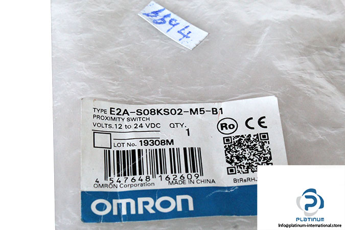 omron-E2A-S08KS02-M5-B1-inductive-proximity-sensor-used-2