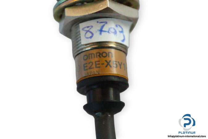omron-E2E-X5Y1-G-inductive-sensor-(Used)-3