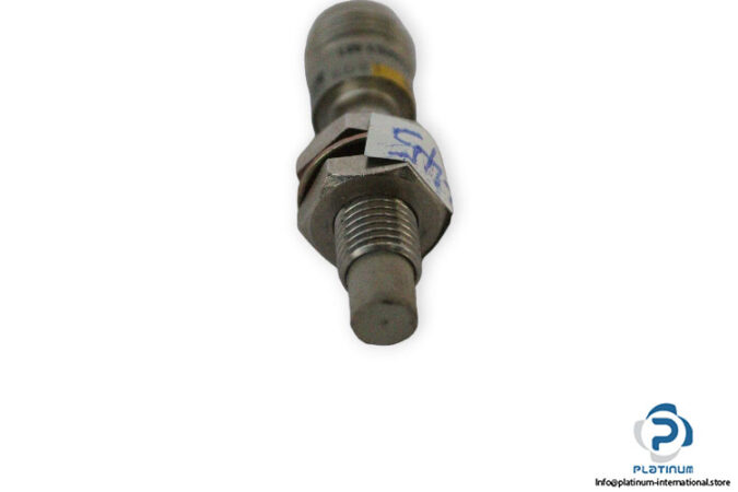 omron-E2EG-X2MB1-M1-cylindrical-proximity-sensor-used-2