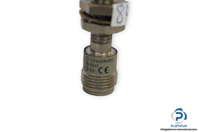 omron-E2EG-X2MB1-M1-cylindrical-proximity-sensor-used-4