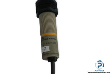 omron-E3F2-3L-through-beam-sensor-(Used)-1