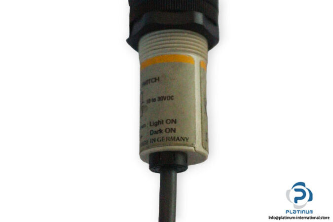 omron-E3F2-R2B4-photo-electric-sensor-(Used)-2