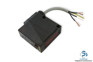 omron-E3JM-10DM4T-G-photoelectric-sensor-used