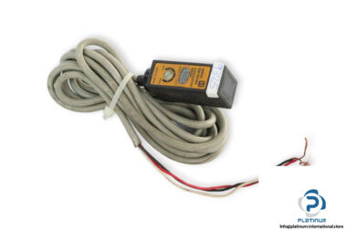 omron-E3S-DS10B4-photoelectric-diffuse-reflective-sensor-used