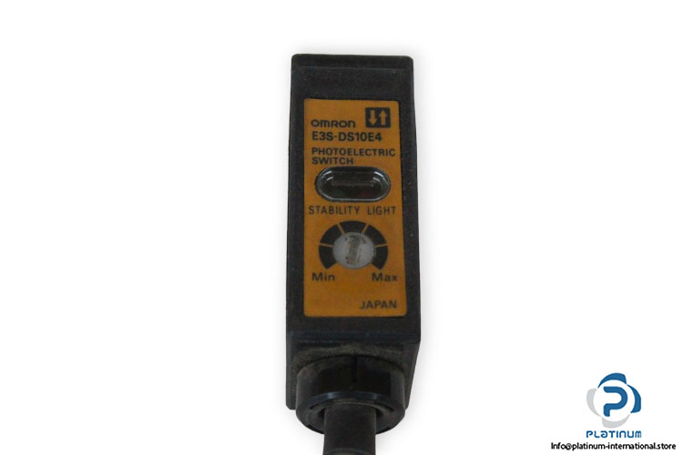 omron-E3S-DS10E4-diffuse-photoelectric-switch-(New)-1