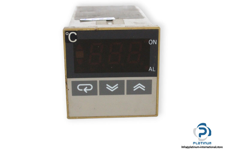 omron-E5CS-Q1PX-523-temperature-controller-(used)-1