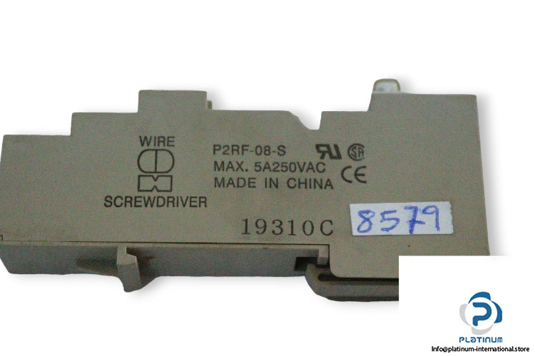 omron-P2RF-08-S-relay-socket-(used)-1