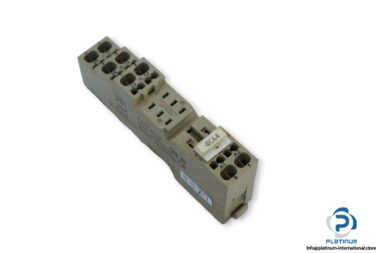 omron-P2RF-08-S-relay-socket-(used)