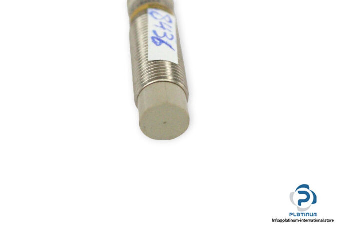 omron-TL-X5MB1-P1E-inductive-sensor-used-4