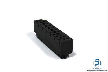 omron-cj-wm01-18p-terminal-block-1