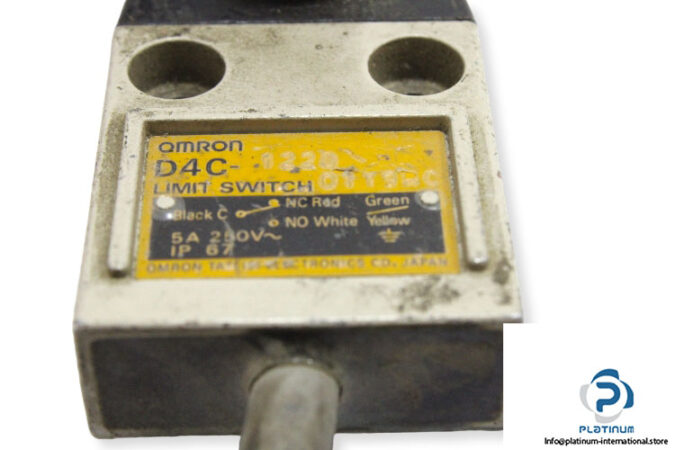 omron-d4c-1220-limit-switch-1