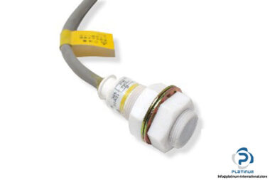 omron-e2fq-x5d1-chemical-resistant-proximity-sensor-2