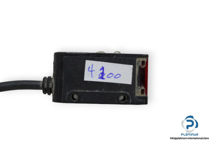 omron-e3s-ad32-diffuse-reflective-sensor-used-2