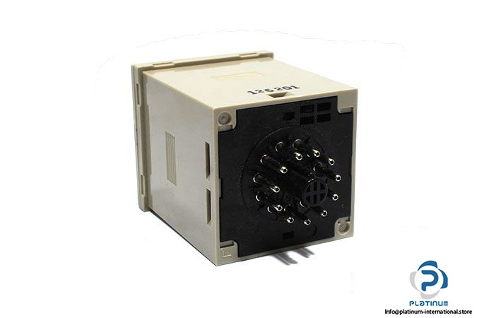 omron-h3cr-a-100-240-ac100-125-dc-multifunctional-timer-1