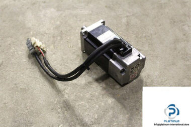 omron-r7m-a40030-ac-servo-motor-1